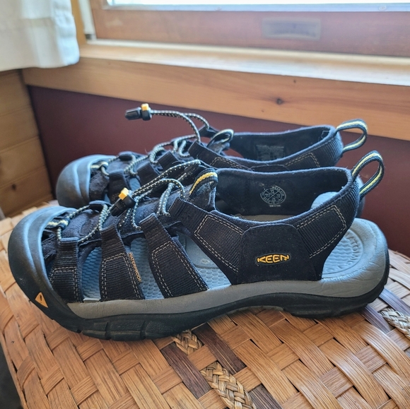 Sold ! HP 🥳!  KEEN Men's sandal size 11 - Picture 3 of 4